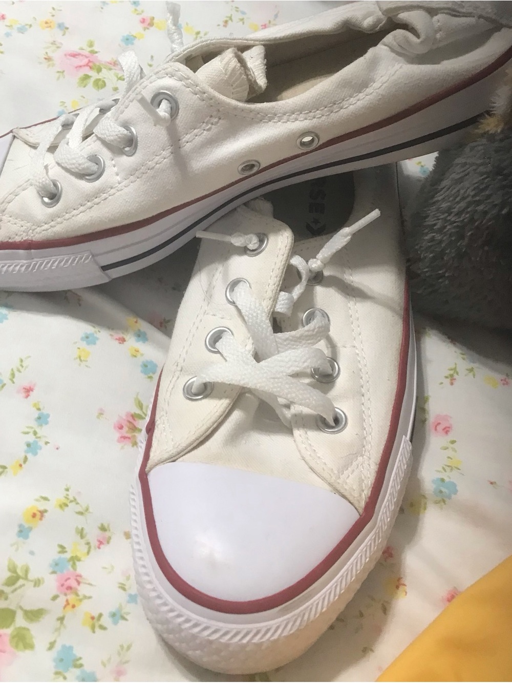 Classic White Low-Top Canvas Sneakers - Women's